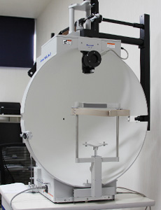 眼科検査機器：ゴールドマン視野計